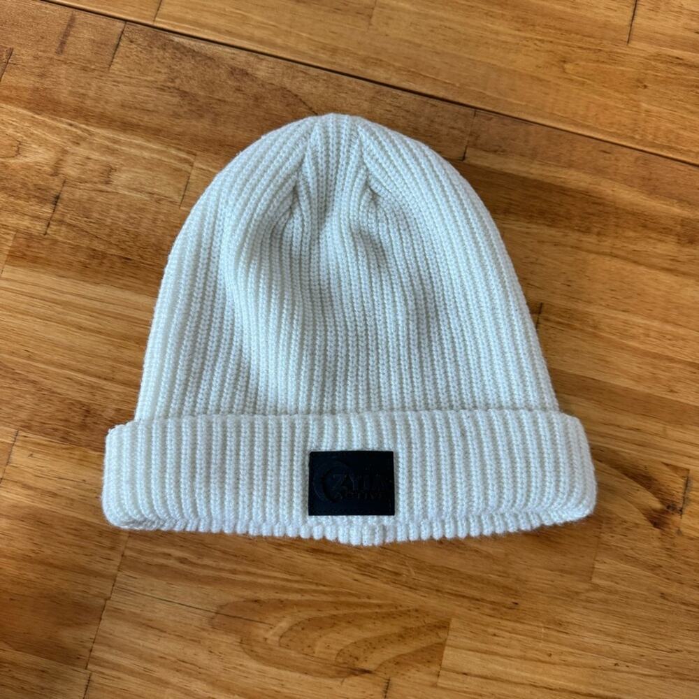 Zyia Active White Ribbed Knit Cuffed Beanie Hat